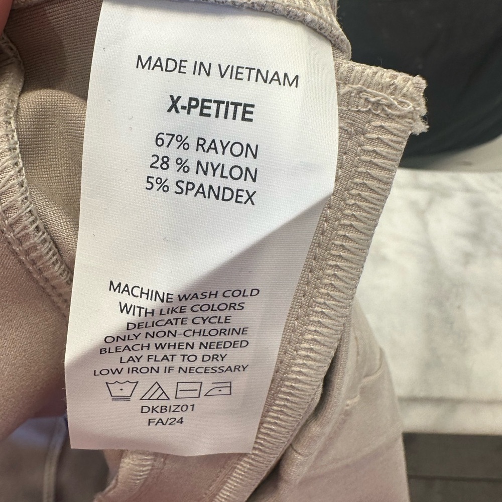 NWT Quince Ultra-Stretch Ponte Straight Leg Pants S - Picture 6 of 6